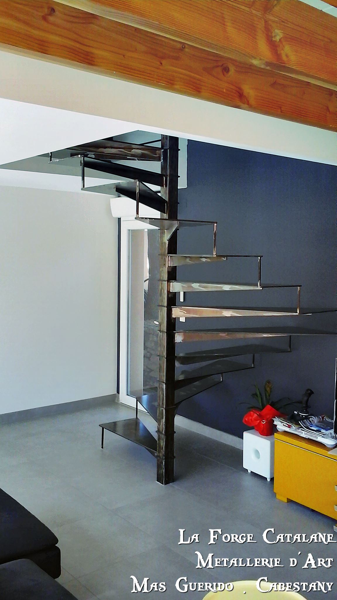 Escalier Helicoidal marches fer 9 forge catalane.jpg